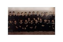 Clasa-a-XI-a-D-octombrienoiembrie-1975-–-Poza-de-grup